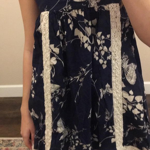 Dress - Picture 3 of 5